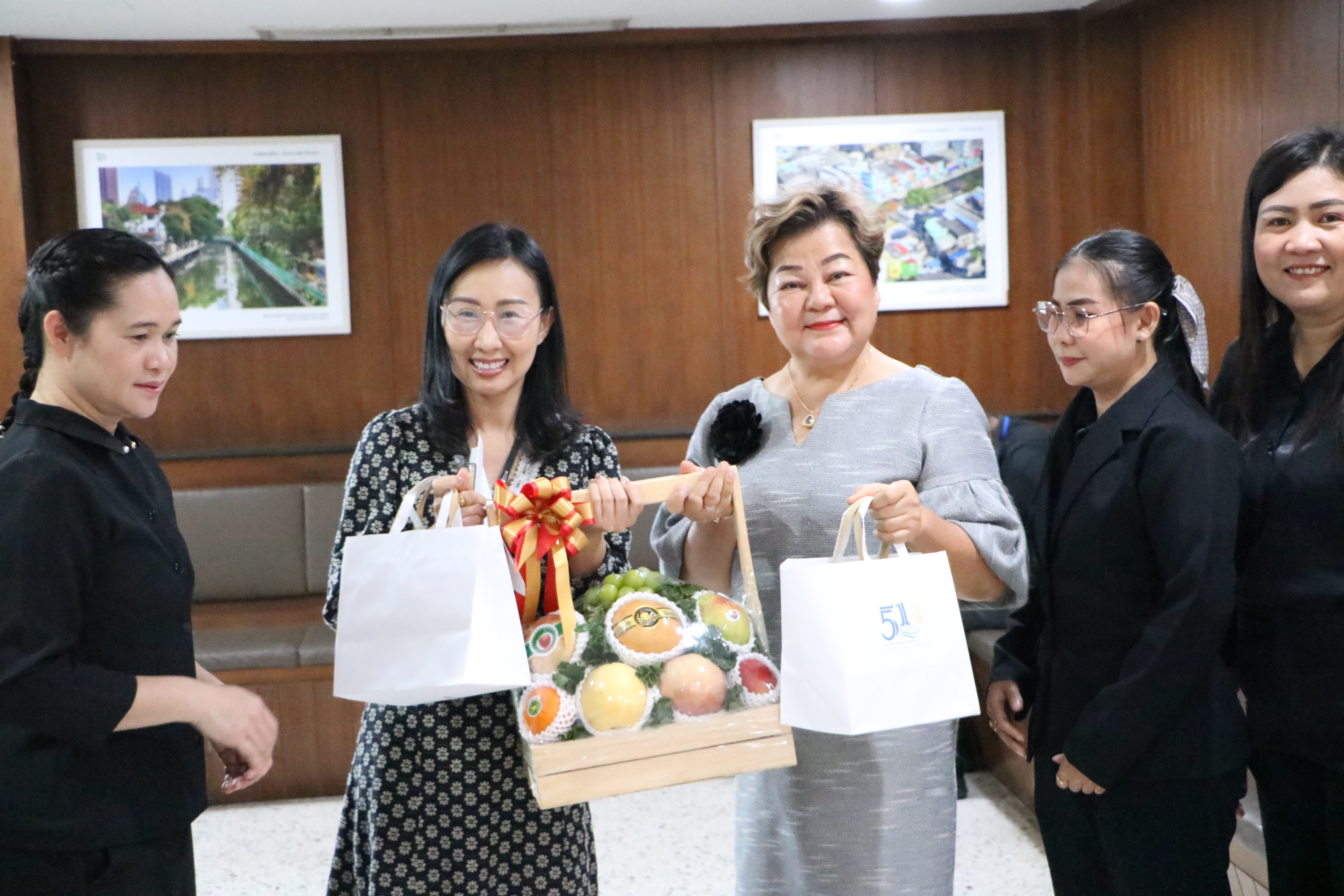 title - ส.ป.ก. ขอขอบคุณกองบัญชาการตำรวจนครบาล และ ศาลาว่าการกรุงเทพมหานคร ที่ให้การสนับสนุนการจัดงานวันคล้ายวันสถาปนา ส.ป.ก. ครบรอบ 51 ปี